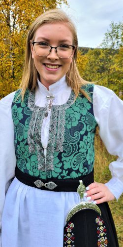 nordmorsbunad_4
